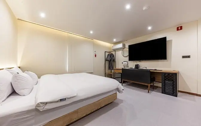 Oda (VIP-massage chair(massage chair65inch)