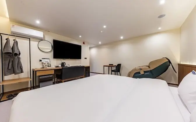 Oda (VIP-massage chair(massage chair65inch)