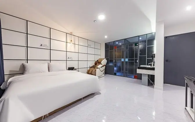 Oda (Superior-Massage(Massage chair65"smar)