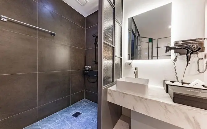 Oda (Superior-Massage(Massage chair65"smar)