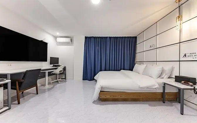 Oda (Superior-Massage(Massage chair65"smar)