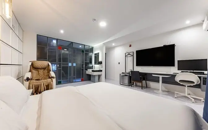 Oda (Superior-Massage(Massage chair65"smar)