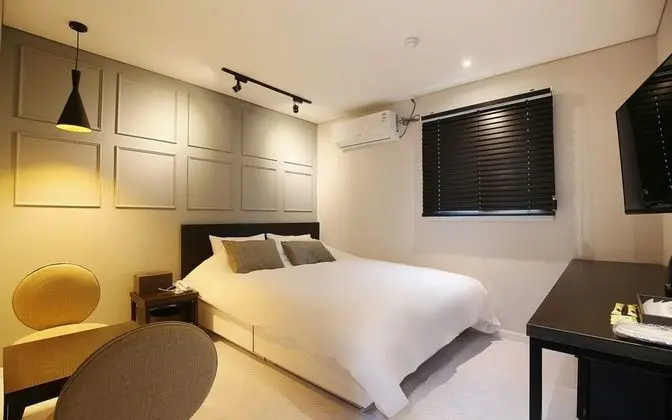 Oda (Business Standard (Bed Topper))