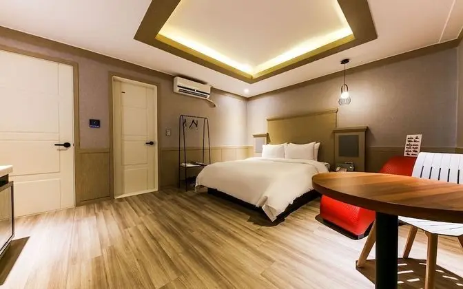 Oda (Love sofa room (You can watch Netflix)