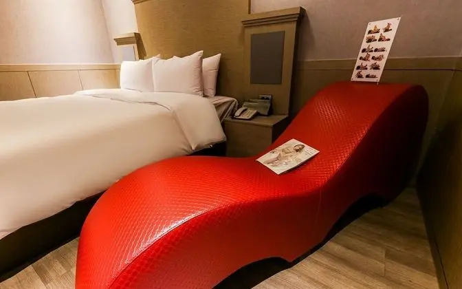 Oda (Love sofa room (You can watch Netflix)