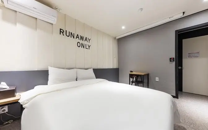 Oda (Deluxe-Cine Marum (screen Netflix ava)