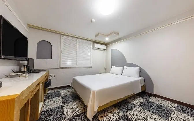 Oda (Standard Room - B (Netflix available))