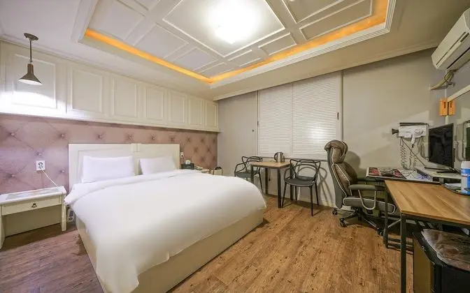 Oda (High Performing 1PC- Netflix Availabl)