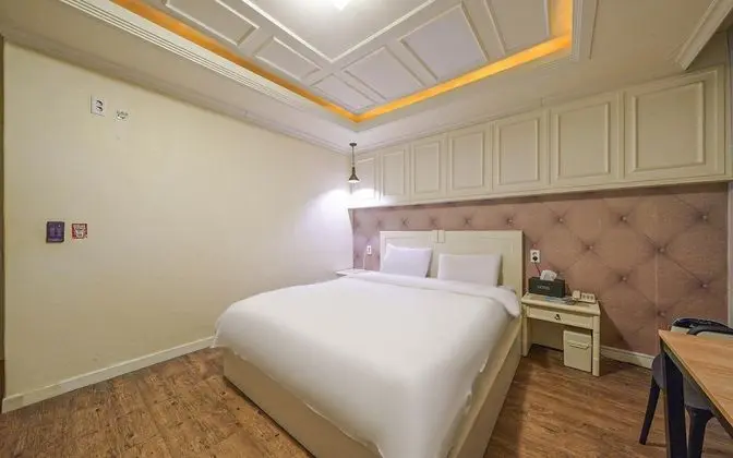 Oda (High Performing 1PC- Netflix Availabl)