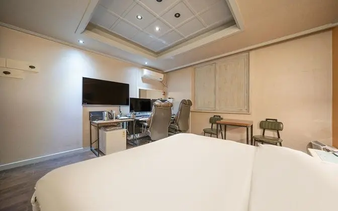 Oda (High Performing 2PC - Netflix Availab)