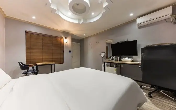 Oda (General room (i5-10th generation 1040)