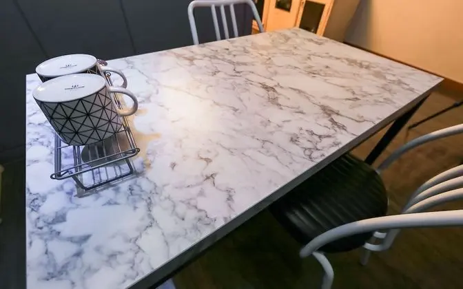 Oda (Deluxe (styler dining table))