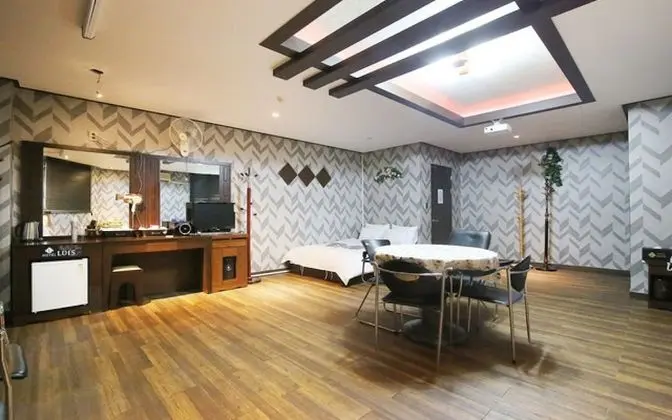Oda (Large Cinema Party Room)