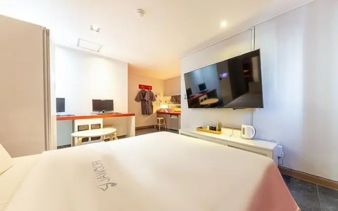 Oda (Junior Suite (one bed styler Netflix )