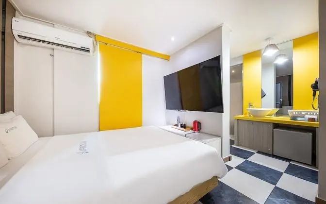 Oda (Junior Suite (one bed styler Netflix )