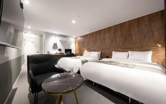 Oda (Deluxe Twin Bed (Netflix Available))