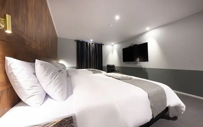 Oda (Deluxe Twin Bed (Netflix Available))