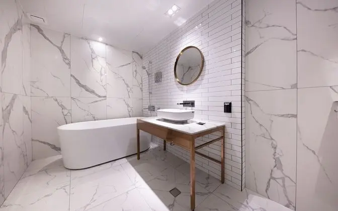 Oda (Royal Suite-A (styler Netflix availab)