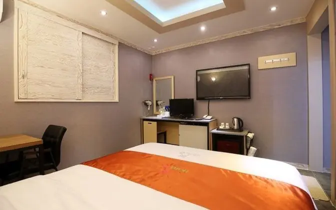 Oda (General room (no hard PC Netflix avai)