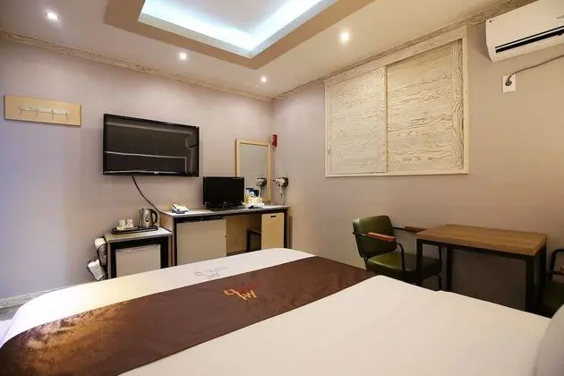 Oda (Non-smoking rooms (no hard PC Netflix)