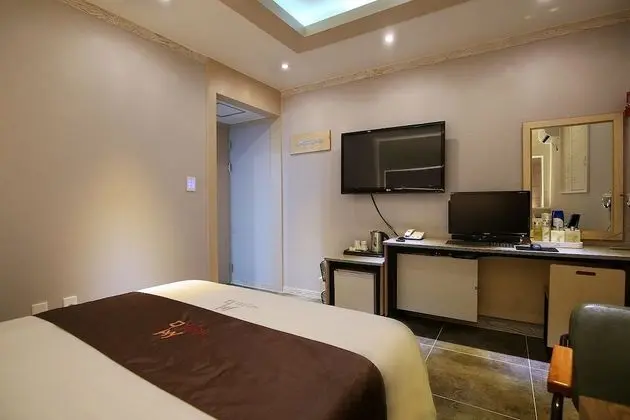 Oda (Non-smoking rooms (no hard PC Netflix)