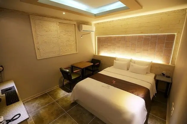 Oda (Non-smoking rooms (no hard PC Netflix)