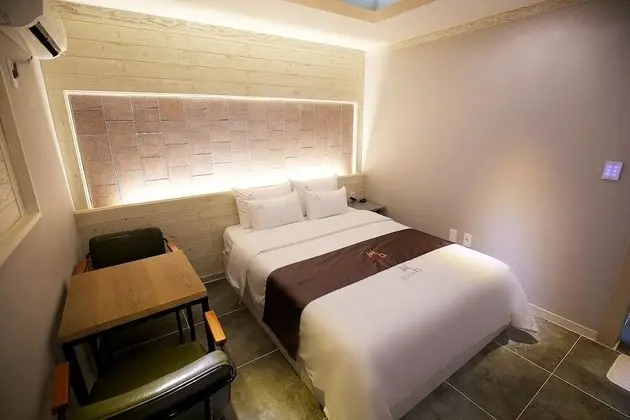 Oda (Non-smoking rooms (no hard PC Netflix)