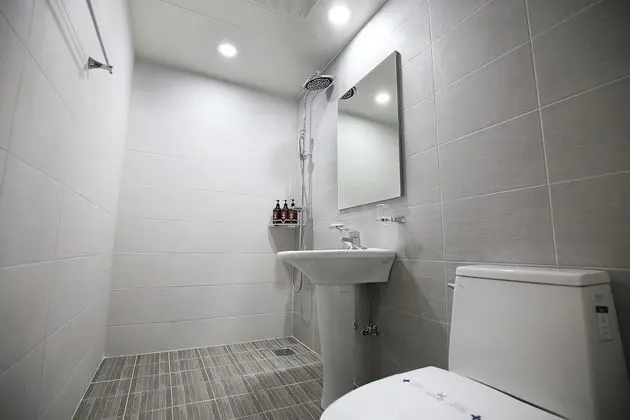 Oda (Non-smoking rooms (no hard PC Netflix)