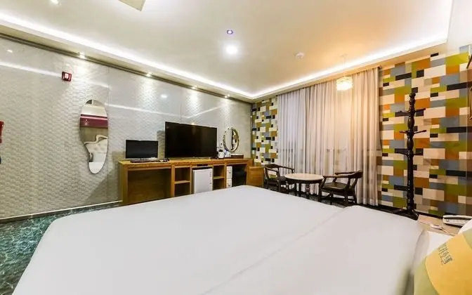 Oda (Styler (free breakfast))