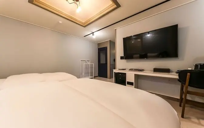Oda (Twin Room (1PC Netflix available Doub)