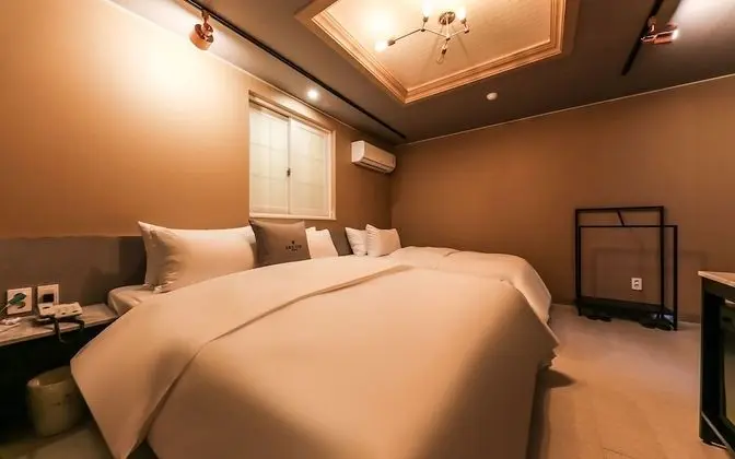 Oda (Twin Room (1PC Netflix available Doub)