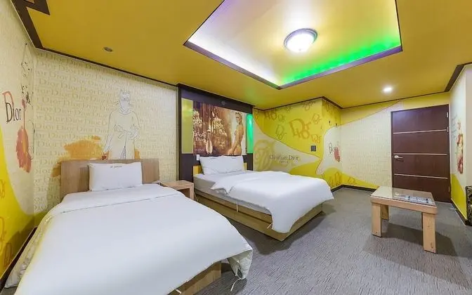 Oda (Twin room (Netflix/Battleground use s)