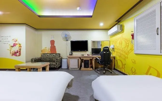 Oda (Twin room (Netflix/Battleground use s)