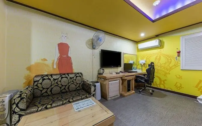 Oda (Twin room (Netflix/Battleground use s)