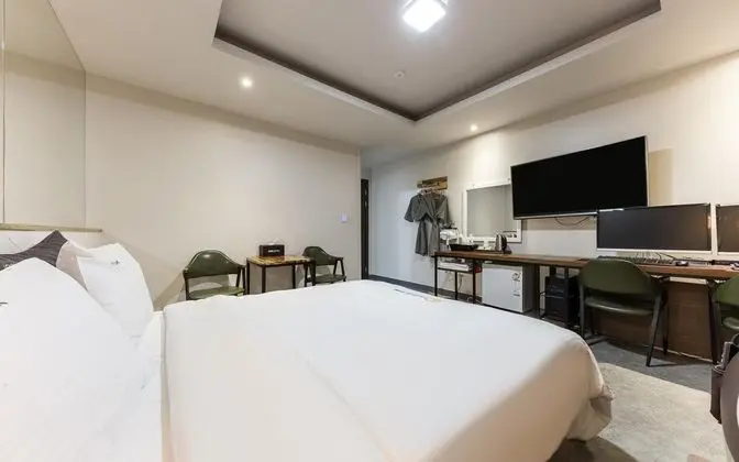 Oda (Massage Chair Room (Ramyeon 2pc Bath )