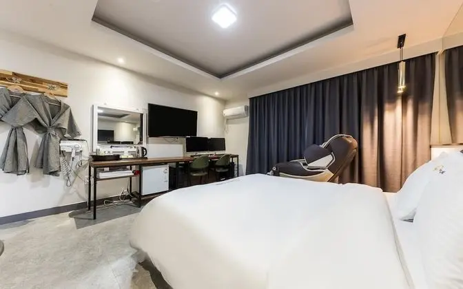 Oda (Massage Chair Room (Ramyeon 2pc Bath )