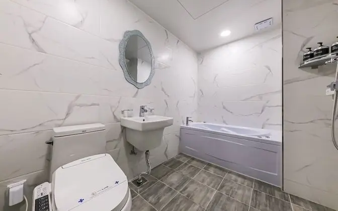 Oda (Massage Chair Room (Ramyeon 2pc Bath )