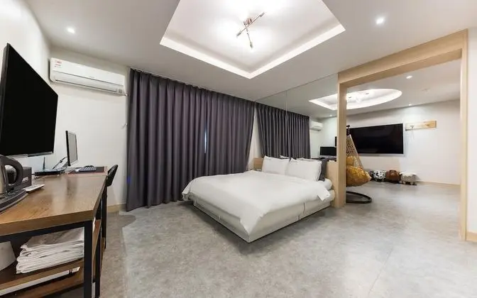 Oda (Suite Room (Ramyeon Karaoke 2pc 2 bat)