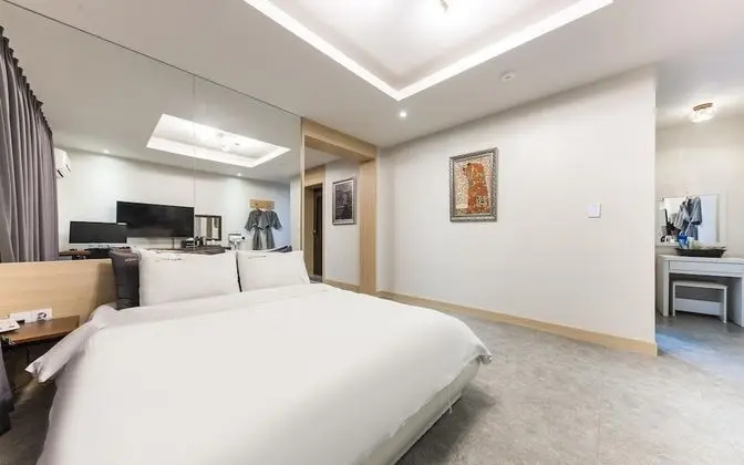 Oda (Suite Room (Ramyeon Karaoke 2pc 2 bat)