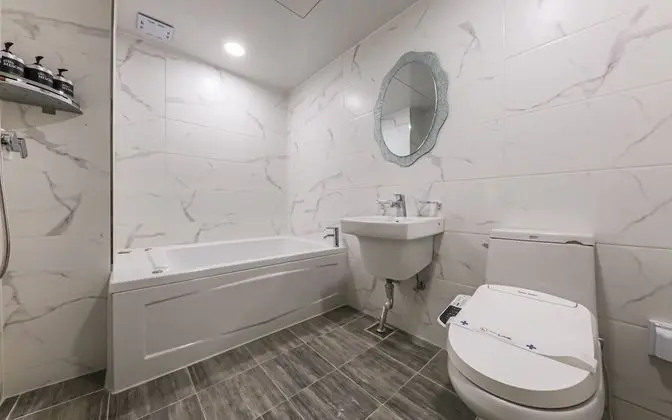 Oda (Suite Room (Ramyeon Karaoke 2pc 2 bat)