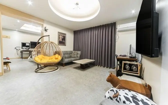 Oda (Suite Room (Ramyeon Karaoke 2pc 2 bat)