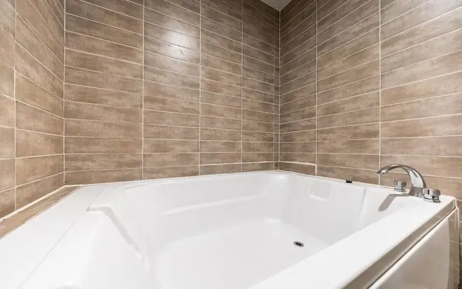 Oda (Standard-Full time (Netflix available)