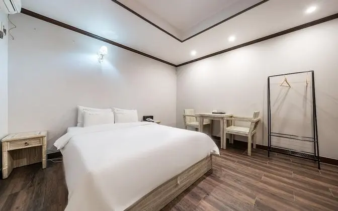 Oda (Best value for money (Netflix availab)