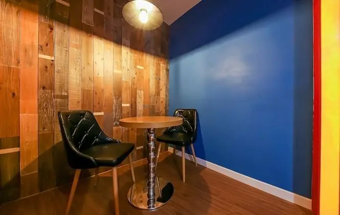 Oda (Standard room (Netflix viewing Latex )