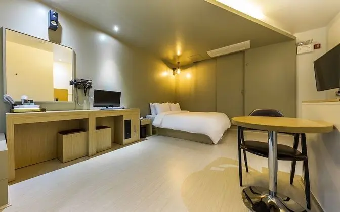 Oda (Deluxe - Monday)