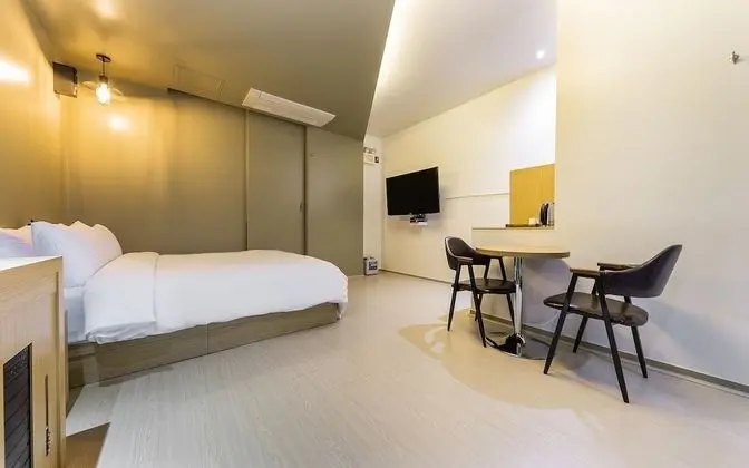 Oda (Deluxe - Monday)