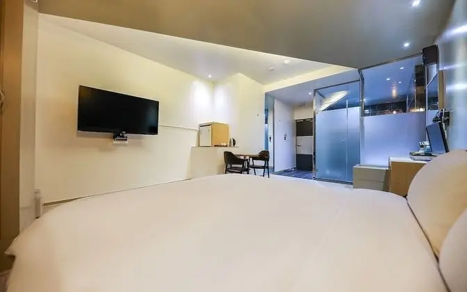 Oda (Deluxe - Monday)