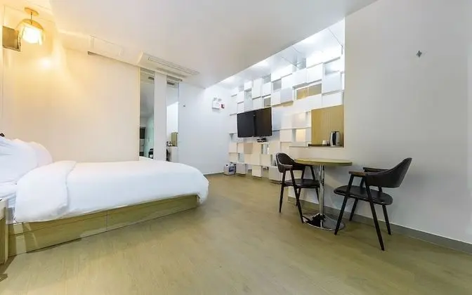 Oda (Deluxe - Tuesday)