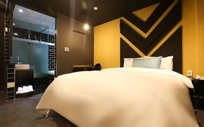 Oda (Semi-Special Room (Netflix viewing av)