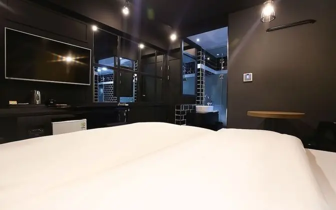 Oda (Semi-Special Room (Netflix viewing av)